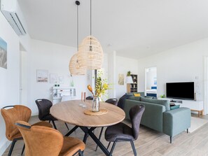 House | Dining - Water Villa With Jetty and 3 Leisure Boats (Zeewolde)