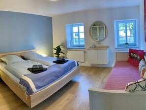 Apartamento | 3 dormitorios y tabla de planchar con plancha