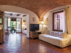 6 bedrooms - Villa Rosina Comfortable Holiday Residence (Lucignano)
