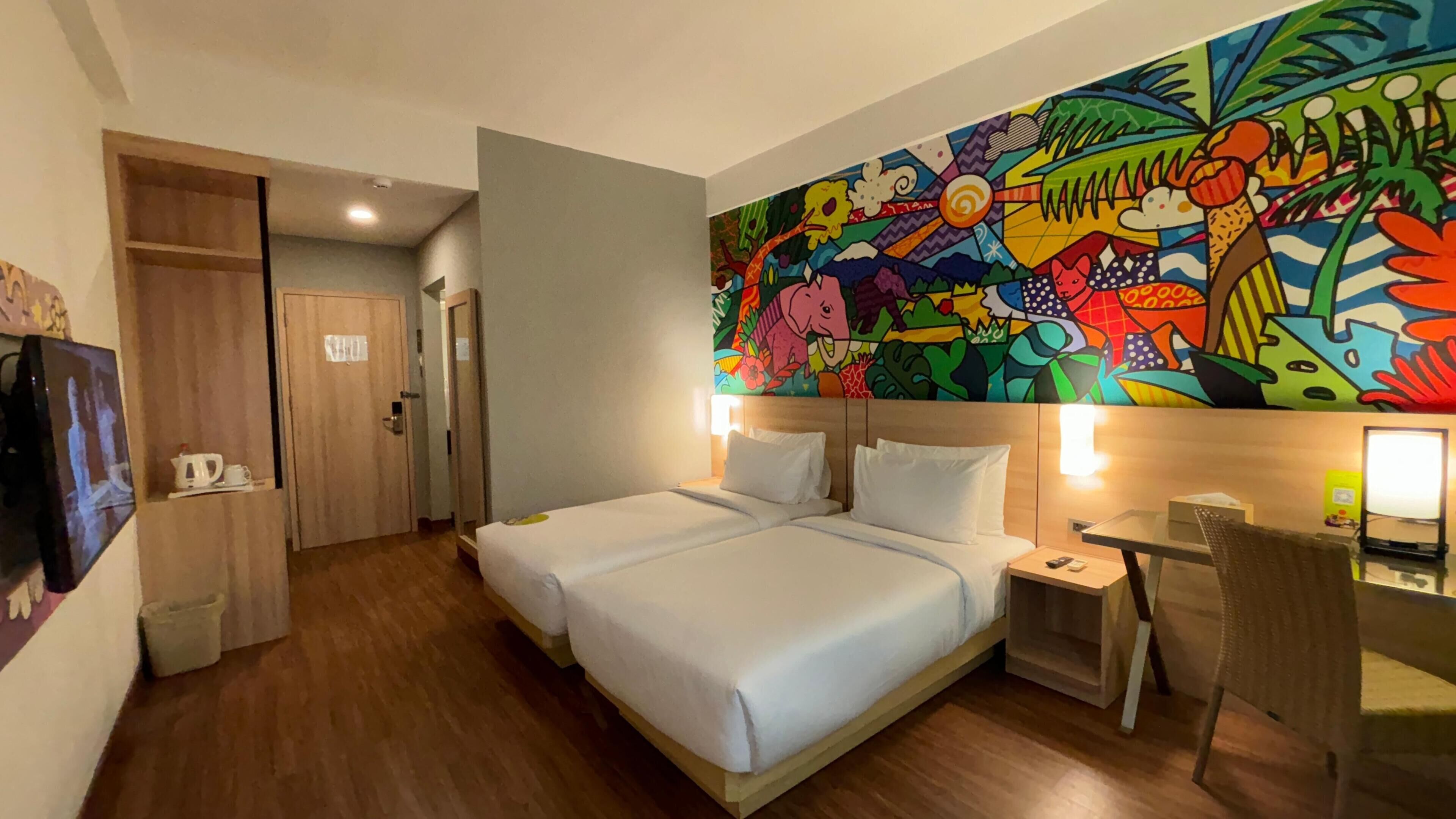 Standard Twin Room | Desk, blackout drapes, free WiFi, bed sheets