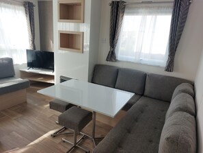 House | Living room - Cosy Holiday Home in Appelscha With a Great View (Appelscha)