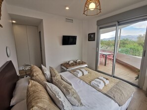 Apartment | 2 bedrooms, bed sheets - Apartment in Motril Near Los Moriscos Golf (Motril)