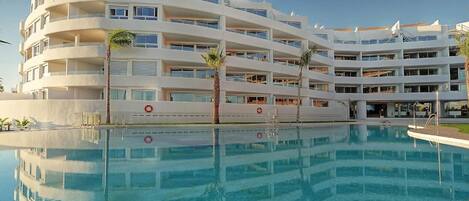 Apartment | Pool | Outdoor pool