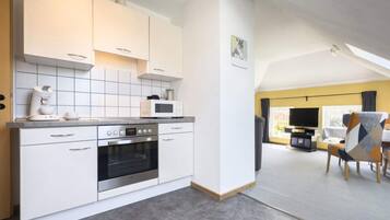 Apartment | Private kitchen | Oven