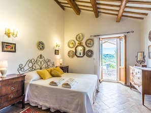 Huvila | 6 makuuhuonetta, yksilöllisesti kalustettu