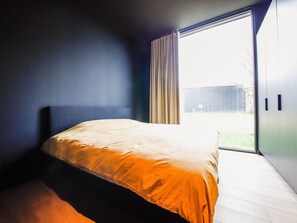 Maison | 3 chambres, ameublement personnalisé, fer et planche à repasser