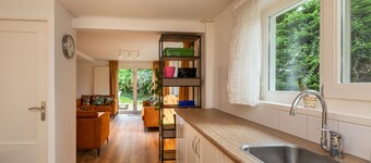 Beautiful Bungalow With Garden