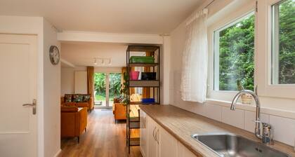 Beautiful Bungalow With Garden