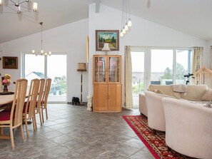 House | Dining - 10 Person Holiday Home in Glesborg (Glesborg)