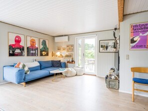 House | Living area - 6 Person Holiday Home in Henne (Henne)