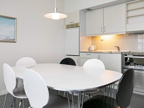 Apartment | Dining - 4 Person Holiday Park Home in Blokhus (Blokhus)