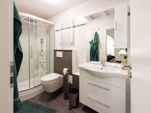 Apartment | Bathroom - Holiday Apartment Angela Koenig (Wernigerode)