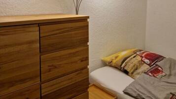 House | 1 bedroom, individually furnished