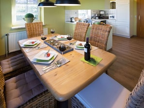 Apartment | Dining - Snug Apartment in Hage (Hage)