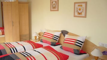 House | 2 bedrooms, individually furnished, iron/ironing board