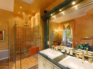 Apartment | Bathroom - Villa _master Suite Comfortable Vacation Home (Ilsenburg)