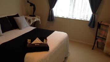 Deluxe House | Iron/ironing board