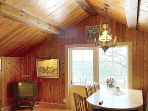 House | Dining - 4 Person Holiday Home in Anneby (Aneby)