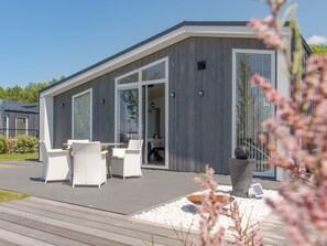 House | Outdoor dining