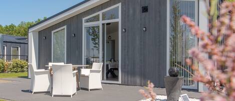 House | Outdoor dining