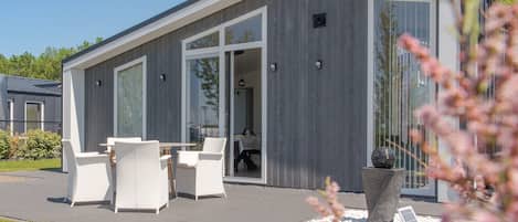 House | Outdoor dining