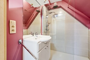 Apartment | Bathroom - Nice Duplex Located in the Market Square (Blankenberge)