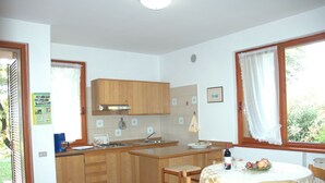 Unclassified image, 4 of 21, button - Luxurious Bungalow in Garda With Swimming Pool (Garda)