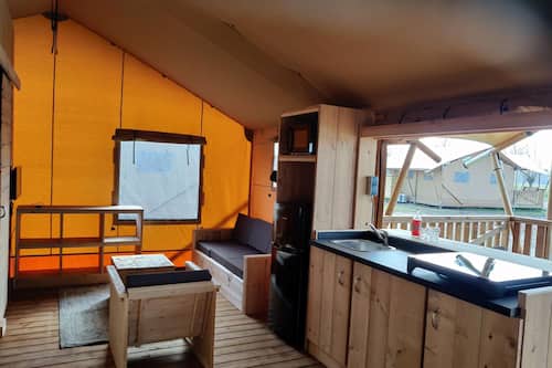 Tent | Private kitchen | Stovetop
