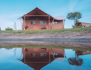 Tent | Exterior