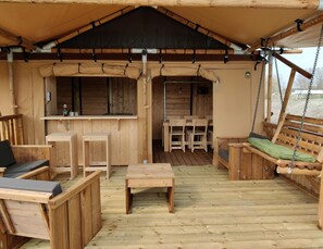 Tent | Exterior