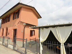Cottage | Exterior - Farmhouse in Gualdo With Private Pool (Massarosa)