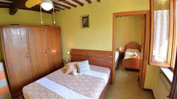 Cottage | 2 bedrooms, individually furnished, bed sheets