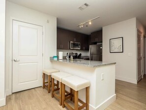 Cookware/dishes/utensils