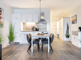 House | Private kitchen | Oven, electric kettle, toaster