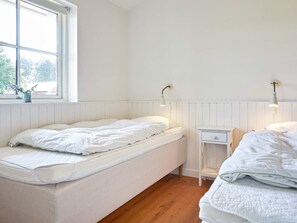 House - 8 Person Holiday Home in Hasle (Hasle)