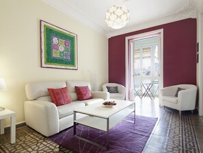 Villa | Living area - Apartment in Barcelona Near Passeig de Gracia (Barcelona)