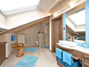Apartment | Bathroom