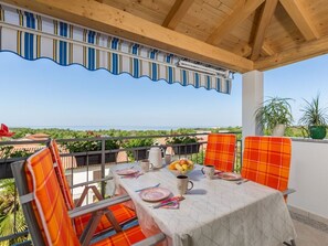 Dining - Holiday Apartment GD in Villa Tina (Porec)