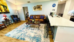 Living area - Hidden Gem near Lackland AFB, SeaWorld & Downtown Alamo (San Antonio)