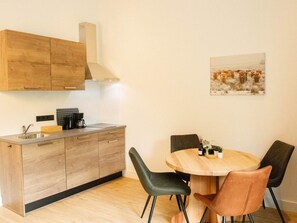 Apartment | Dining