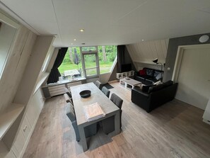 Hus | Eget kjøkken | Mikrobølgeovn og vannkoker