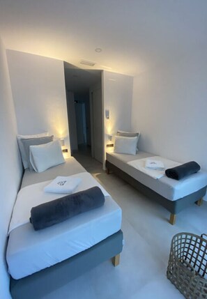 Villa | 4 bedrooms, individually furnished, iron/ironing board - in Roche (Conil de la Frontera)