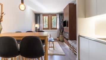 Apartment | Dining
