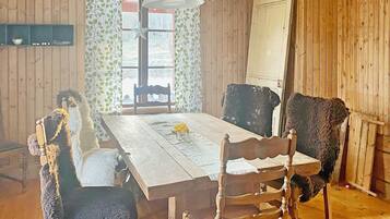 House | Dining