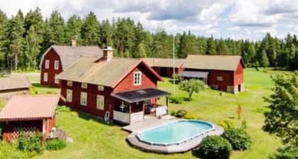 10 Person Holiday Home in Hedesunda