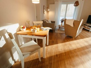 Dining - Fine Stuuv Comfortable Holiday Residence (Ratzeburg)