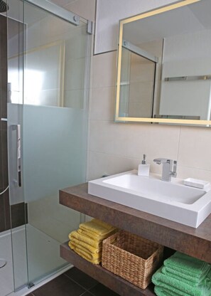 Apartment | Bathroom | Towels - Holiday Apartment Seimbergblick (Brotterode-Trusetal)