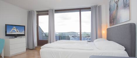 Apartment | 1 bedroom, bed sheets