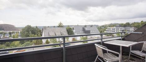 Apartment | Outdoor dining