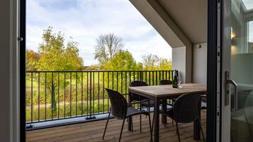 Apartment | Outdoor dining